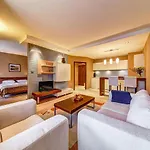 Apart Otel St Trifon Guests